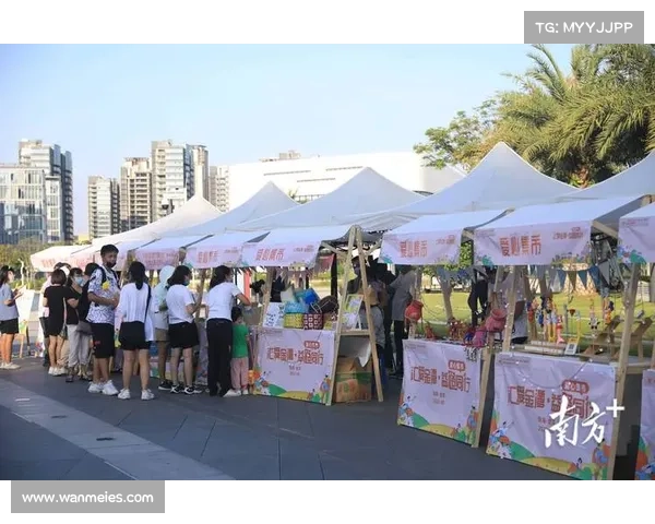 深圳小球迷高举无畏金兰手绘海报与队员暖心互动感动全场 深圳小球迷高举无畏金兰手绘海报与队员暖心互动感动全场